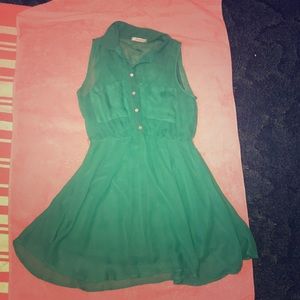 Green summer dress 😌